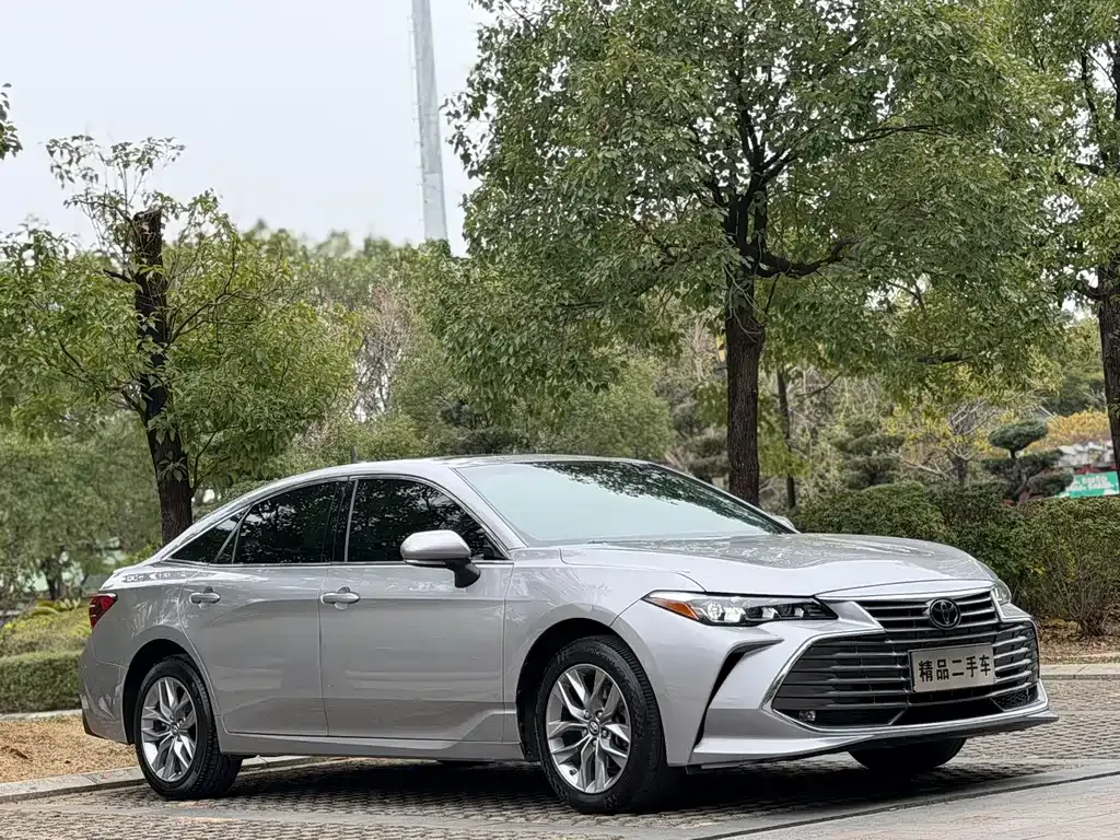 Toyota Avalon — фото 10