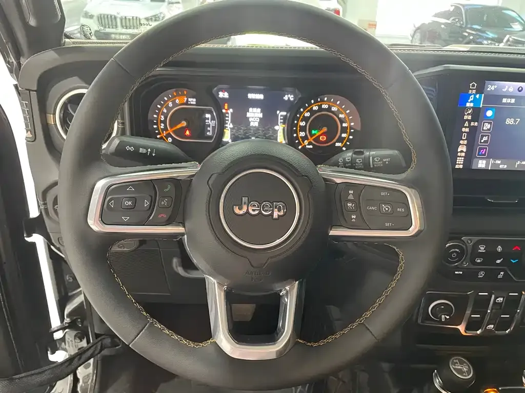 Jeep Wrangler — фото 6