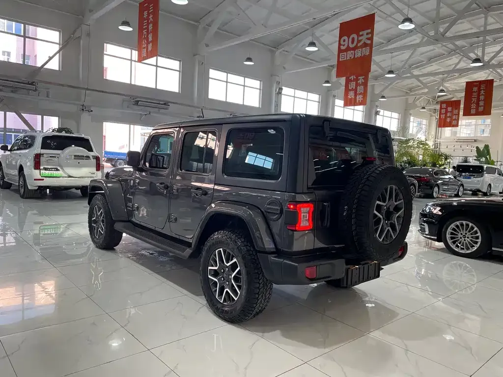 Jeep Wrangler — фото 5