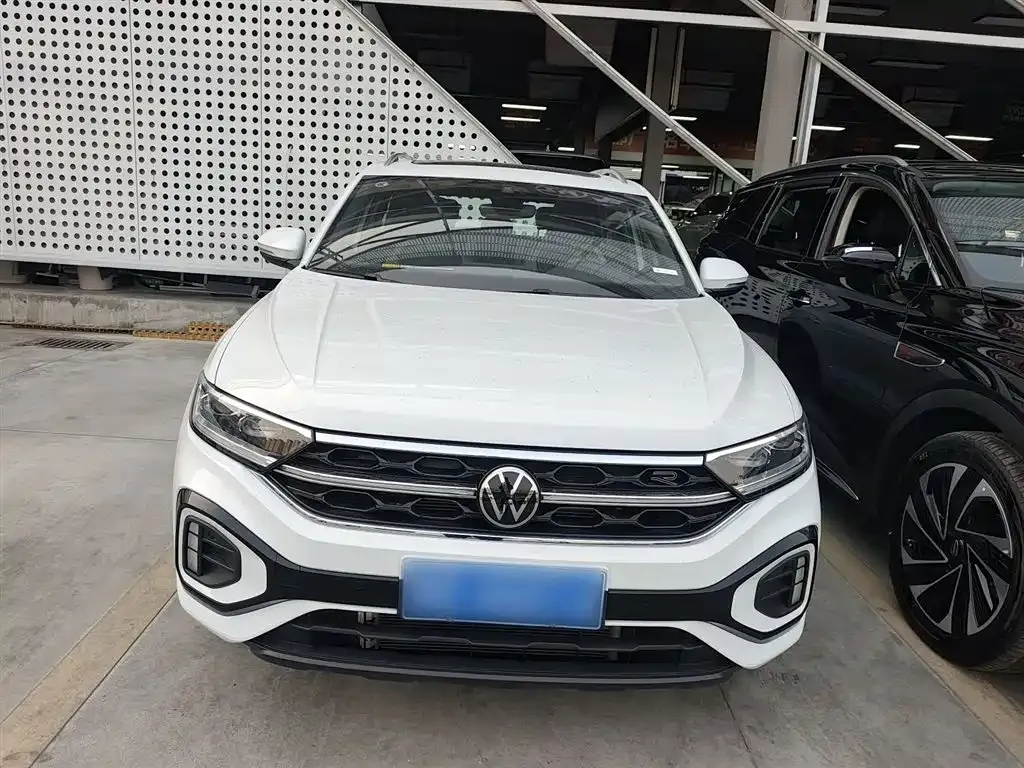 Volkswagen T-Roc — фото 10