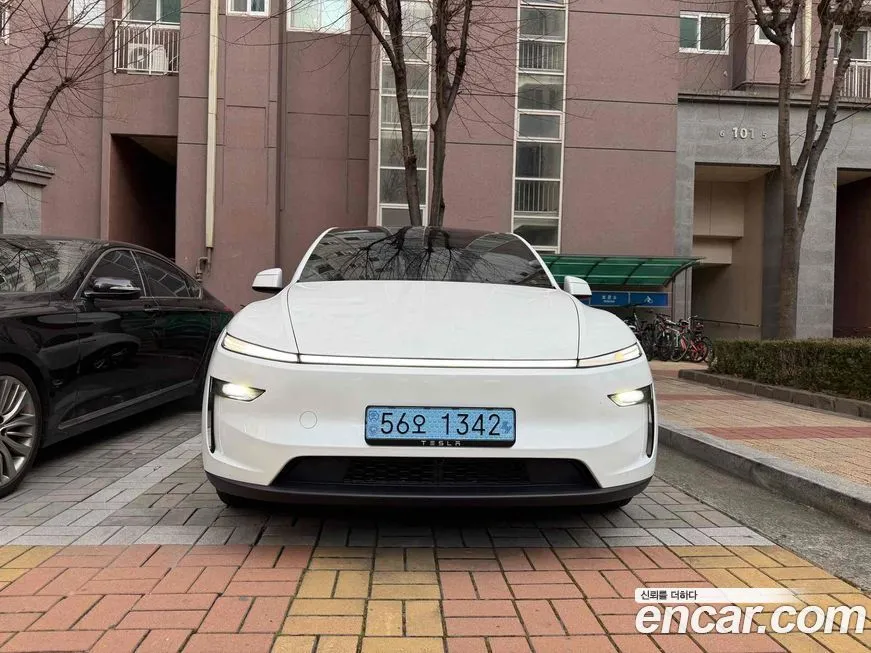 Tesla Model Y — фото 10