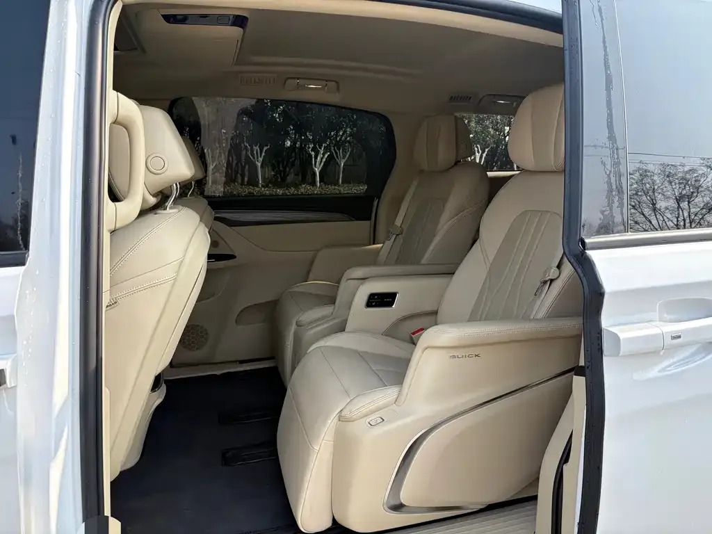 Buick GL8 Hybrid — фото 8