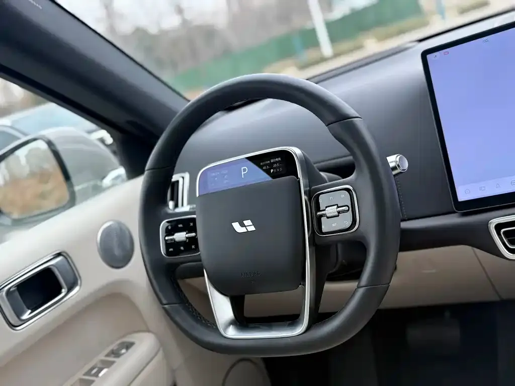 Li Auto L6 — фото 2