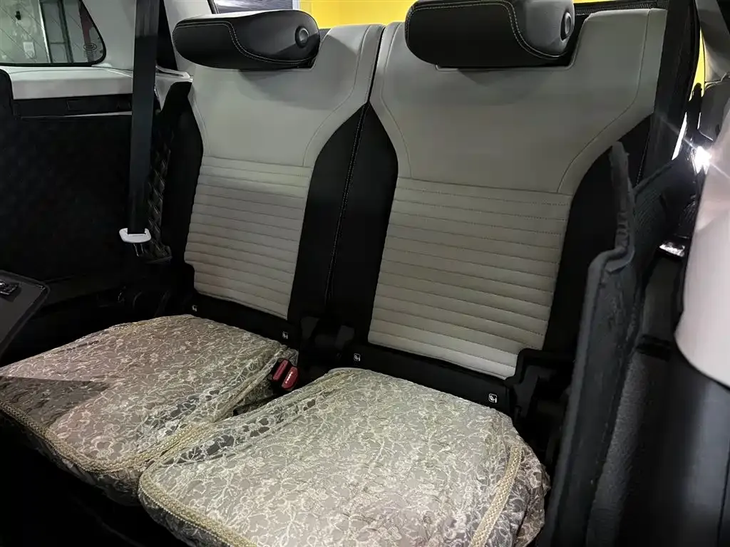 Land Rover Discovery 2023 из CN, фото 9