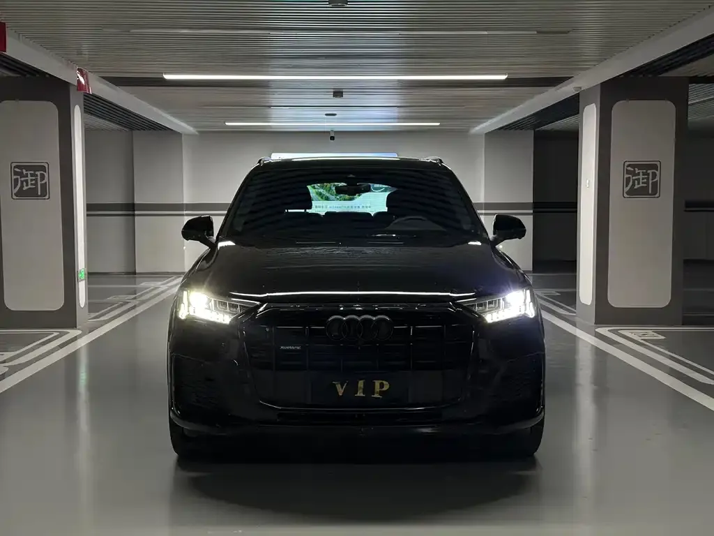 Audi Q7 2023 из CN, фото 10