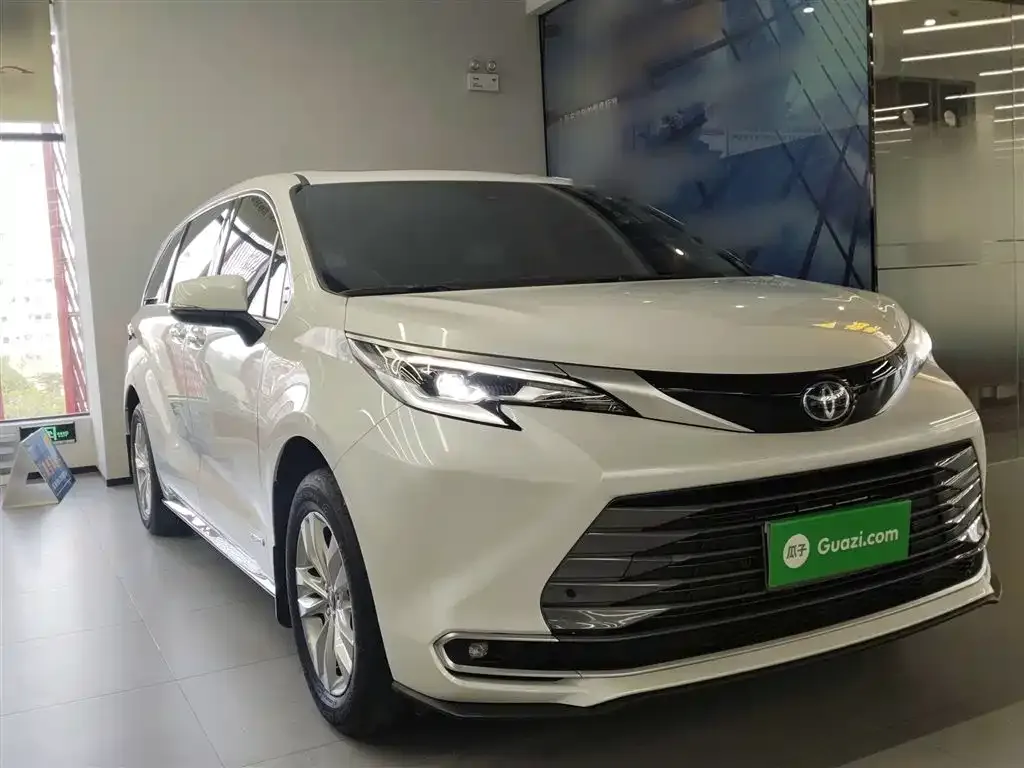 Toyota Sienna 2024 из CN, фото 8