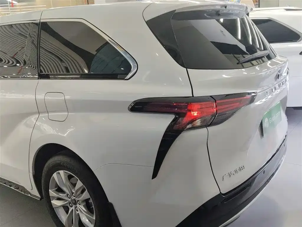 Toyota Sienna 2024 из CN, фото 9