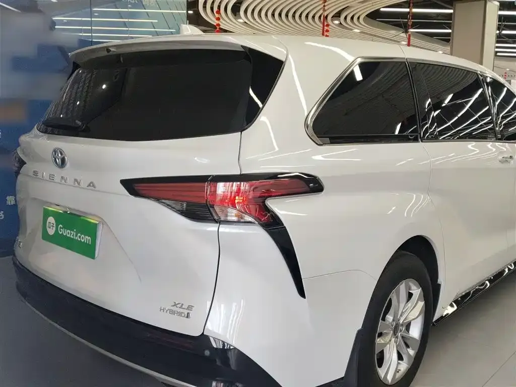 Toyota Sienna 2024 из CN, фото 3