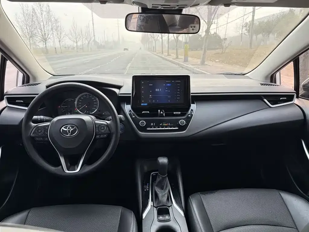 Toyota Corolla 2023 из CN, фото 2