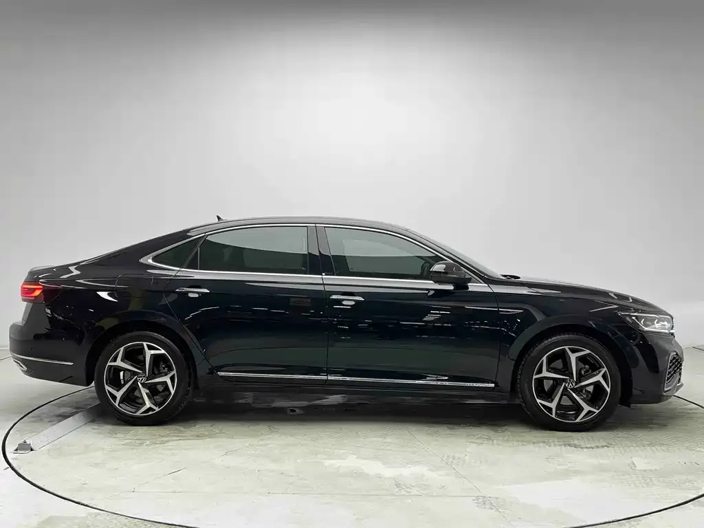 Volkswagen Passat — фото 2
