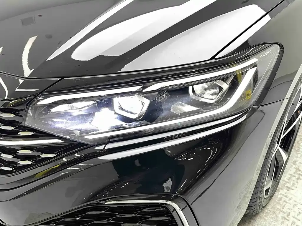Volkswagen Passat — фото 8