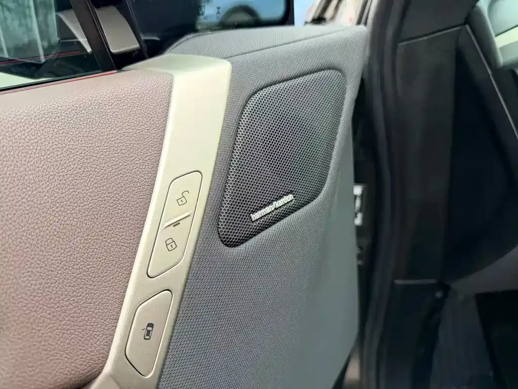 BMW iX 2023 из CN, фото 8