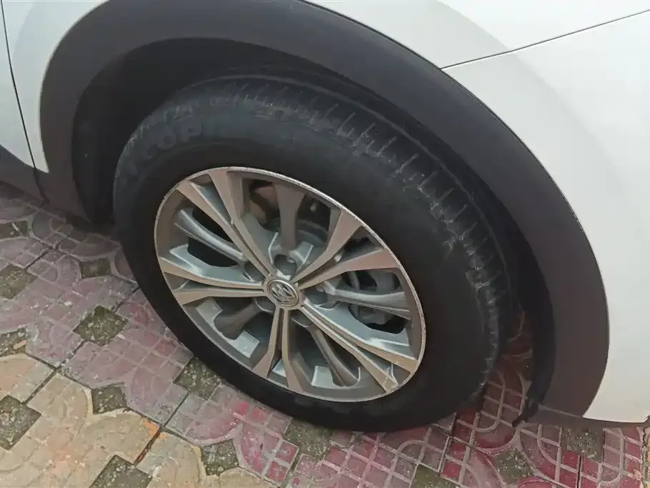 Buick Envision Plus — фото 5