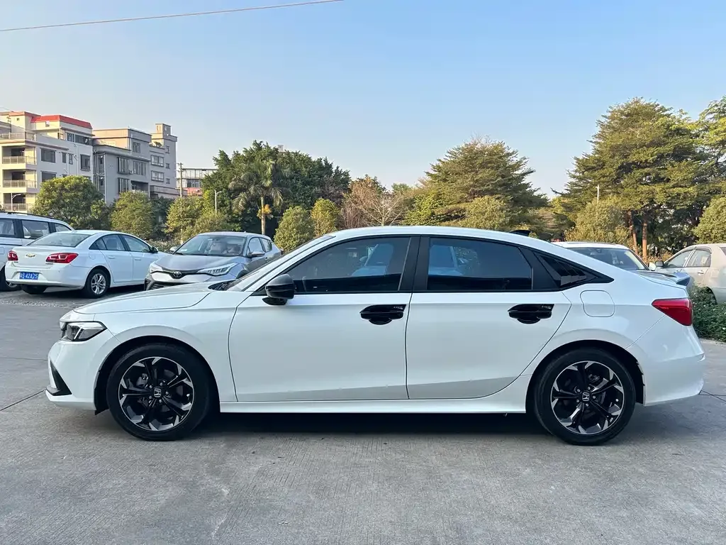 Honda Civic — фото 10