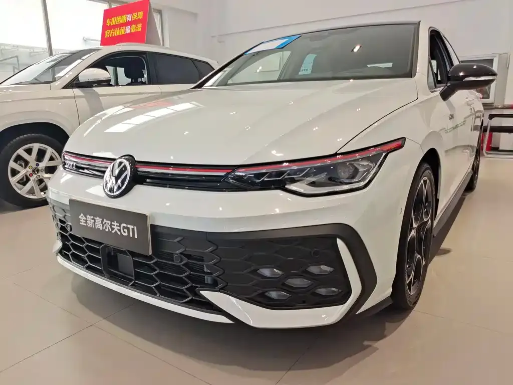 Volkswagen Golf GTI — фото 1