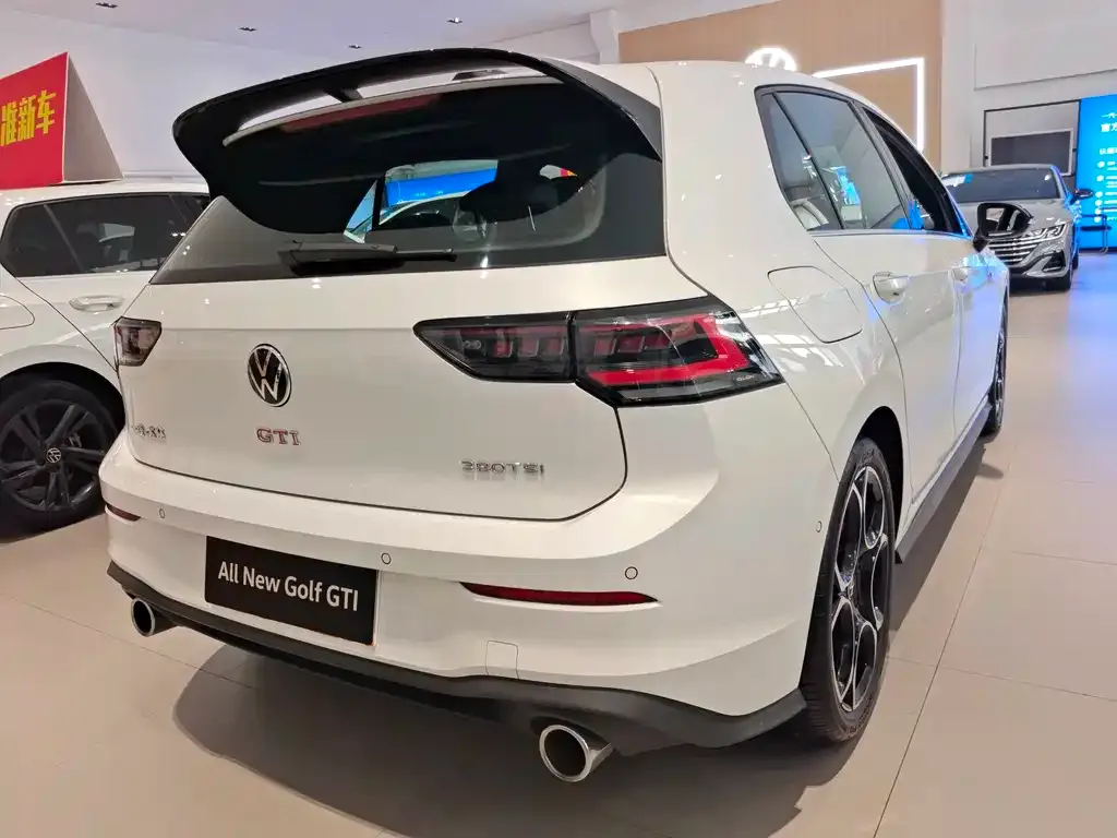 Volkswagen Golf GTI — фото 7