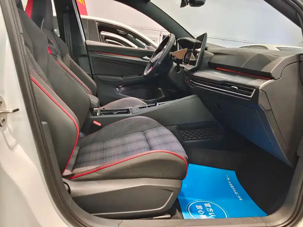 Volkswagen Golf GTI — фото 9