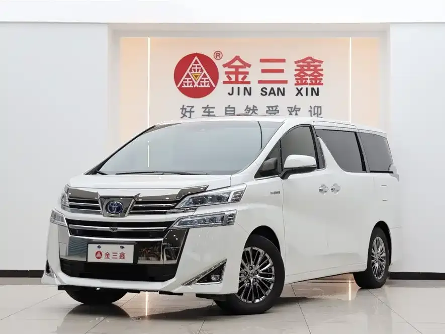 Toyota Vellfire — фото 1