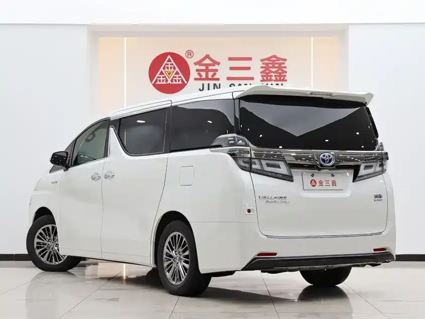 Toyota Vellfire — фото 7