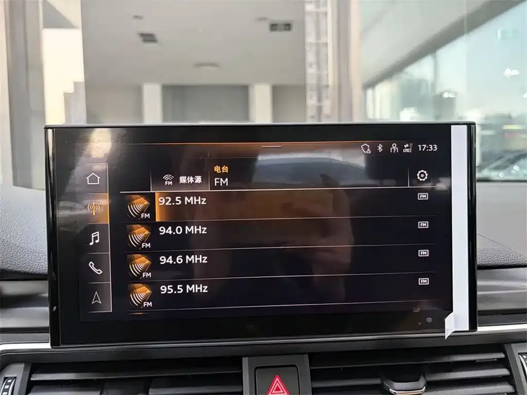 Audi A4L 2021 из CN, фото 8
