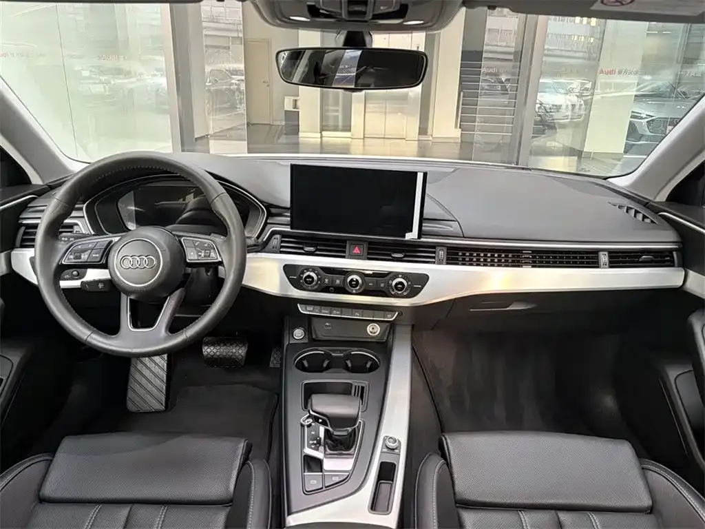 Audi A4L 2021 из CN, фото 10