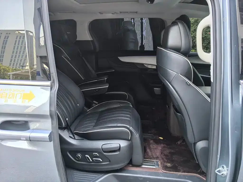 Roewe iMAX8 2021 из CN, фото 4