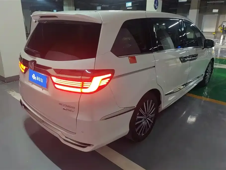 Honda Elysion 2022 из CN, фото 5