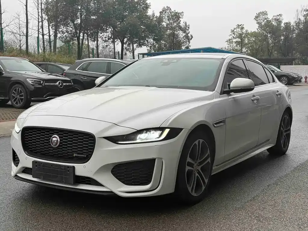 Jaguar XEL — фото 1