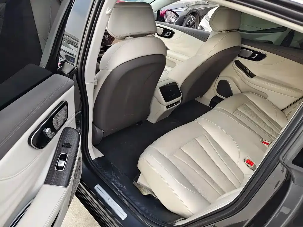 Roewe Feifan F7 2023 из CN, фото 10