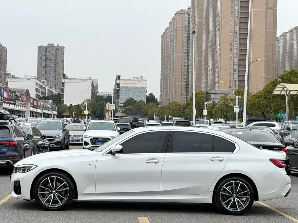 BMW 3 Series 2022 из CN, фото 7
