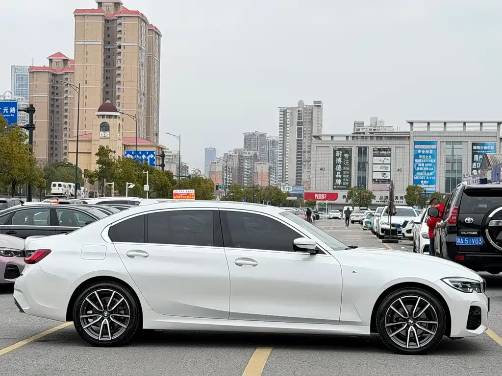 BMW 3 Series 2022 из CN, фото 9