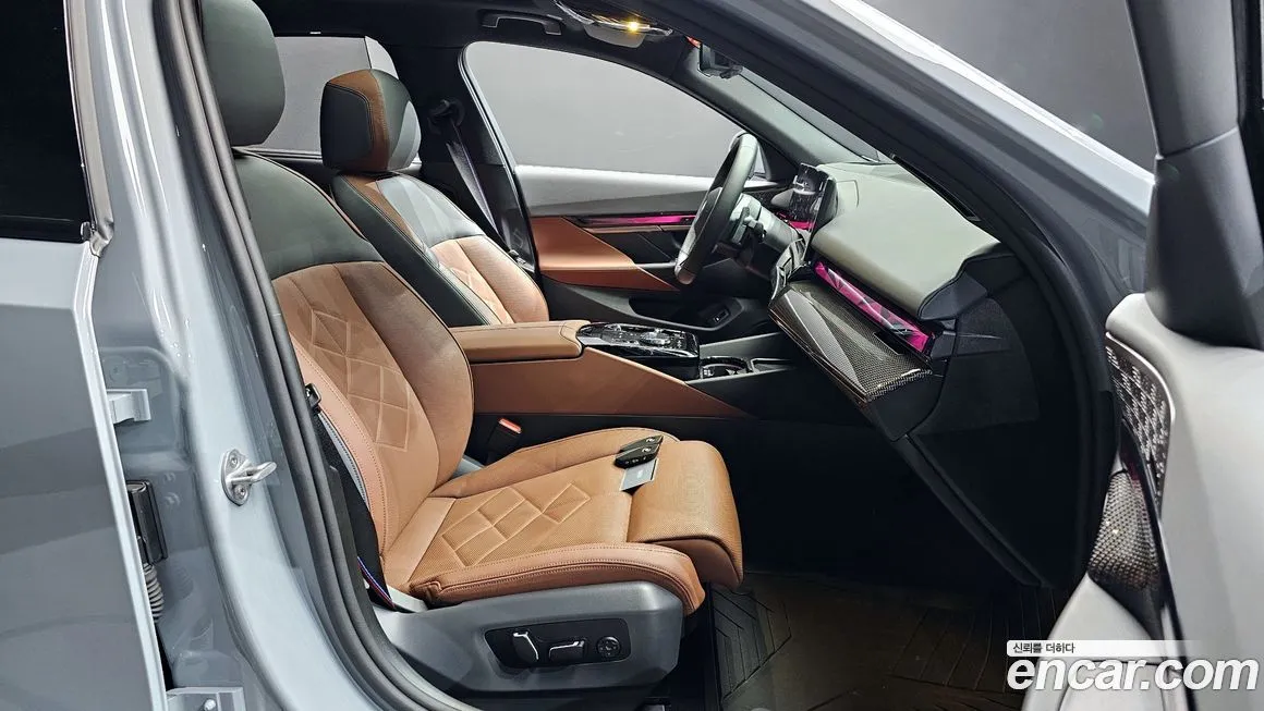 BMW 5-Series 2025 из KR, фото 10