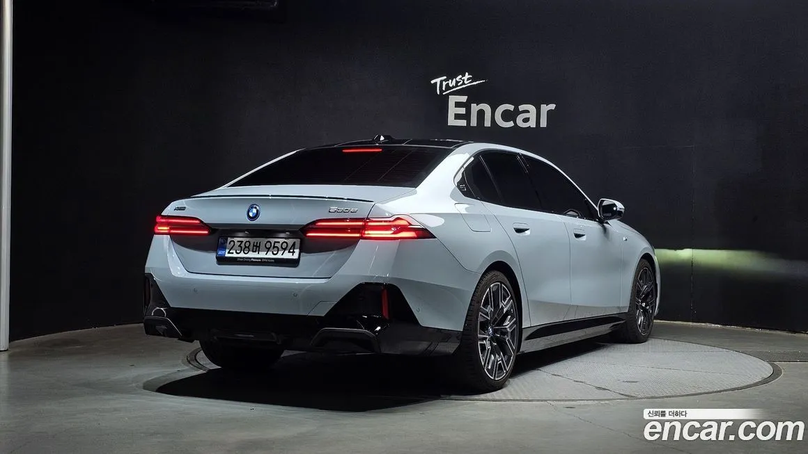 BMW 5-Series 2025 из KR, фото 2