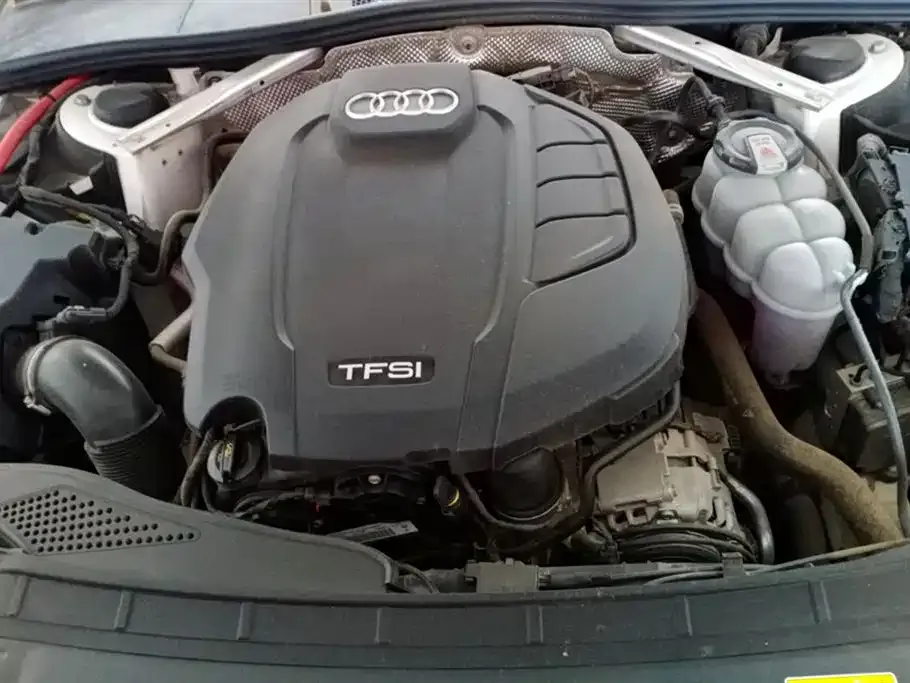 Audi A4L 2021 из CN, фото 10