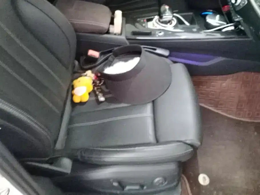Audi A4L 2021 из CN, фото 8