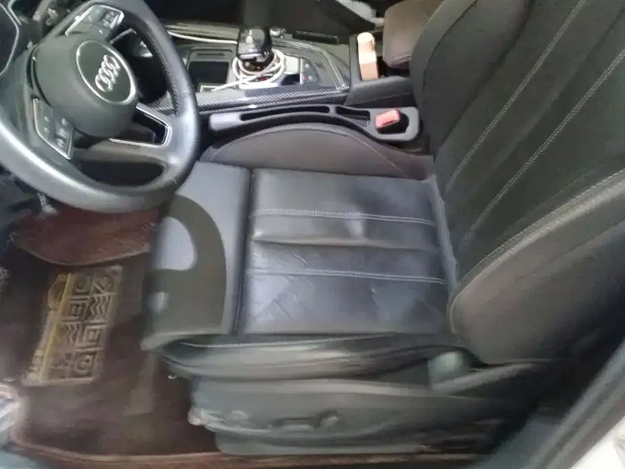 Audi A4L 2021 из CN, фото 6