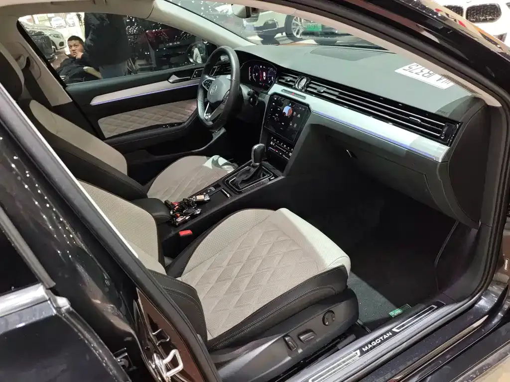 Volkswagen Magotan 2023 из CN, фото 4