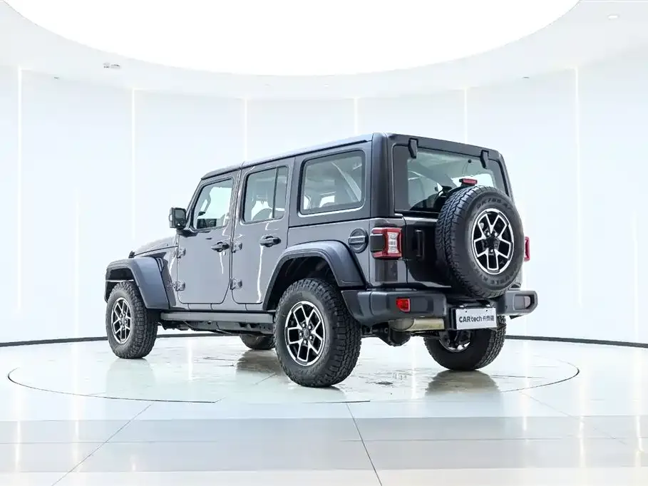Jeep Wrangler — фото 4