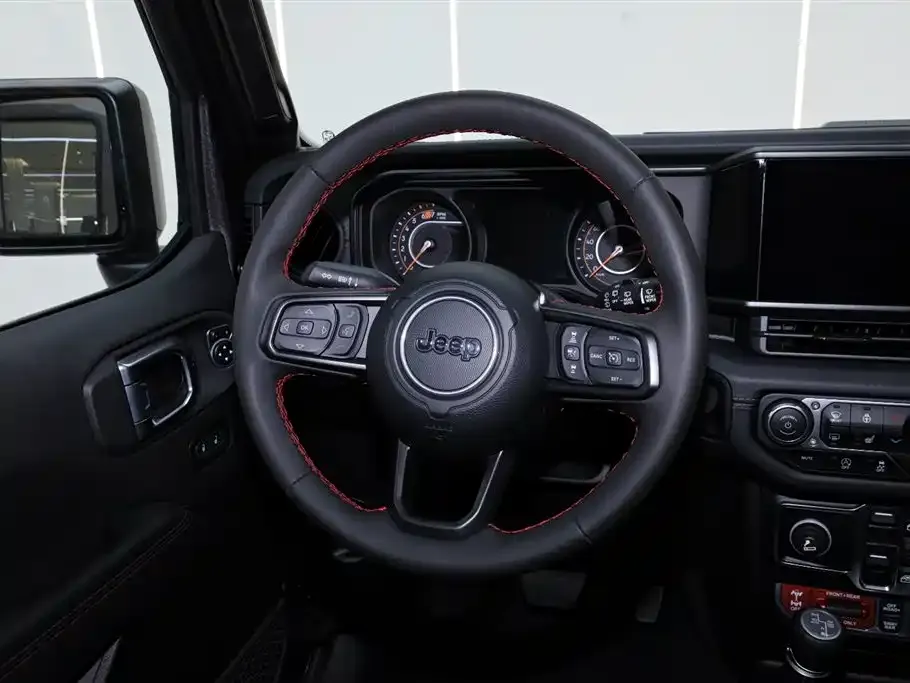Jeep Wrangler — фото 9