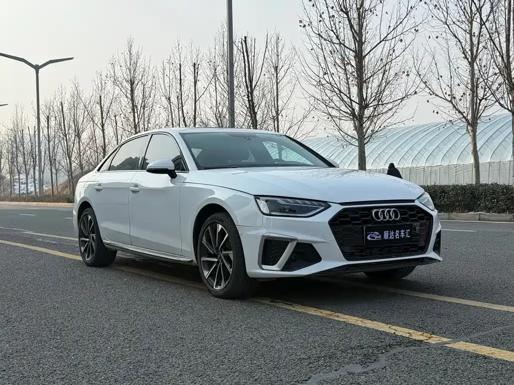 Audi A4L 2023 из CN, фото 6