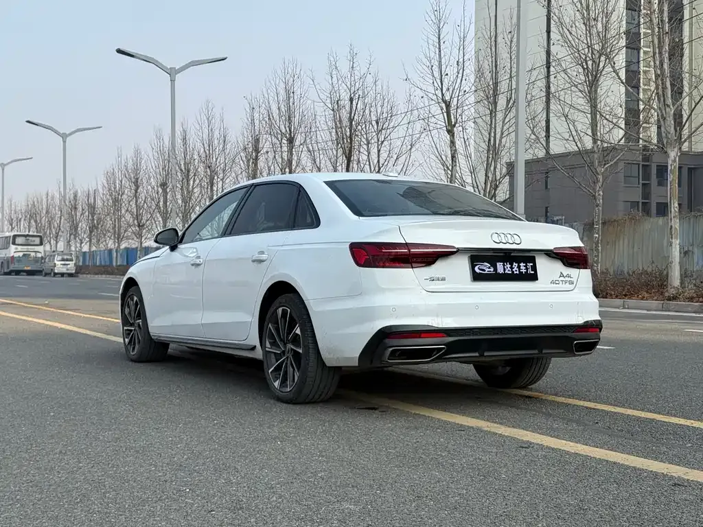 Audi A4L 2023 из CN, фото 8