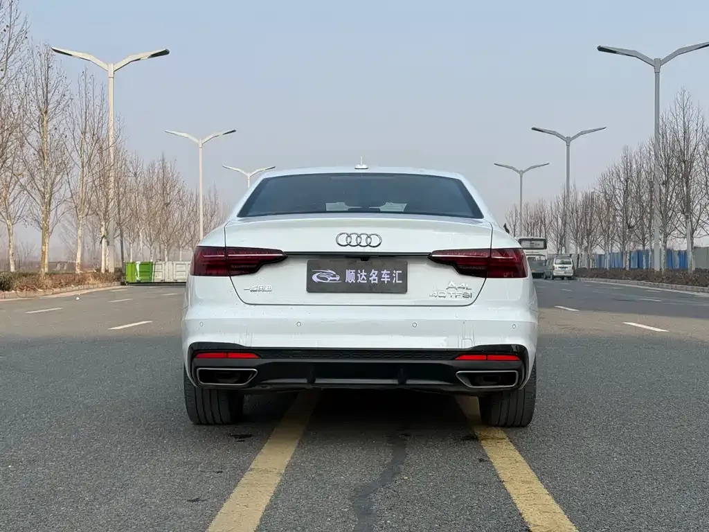 Audi A4L 2023 из CN, фото 7