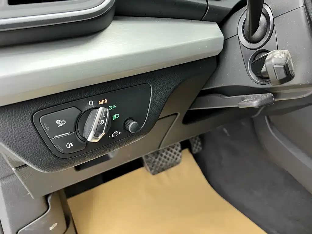 Audi Q5L 2021 из CN, фото 6
