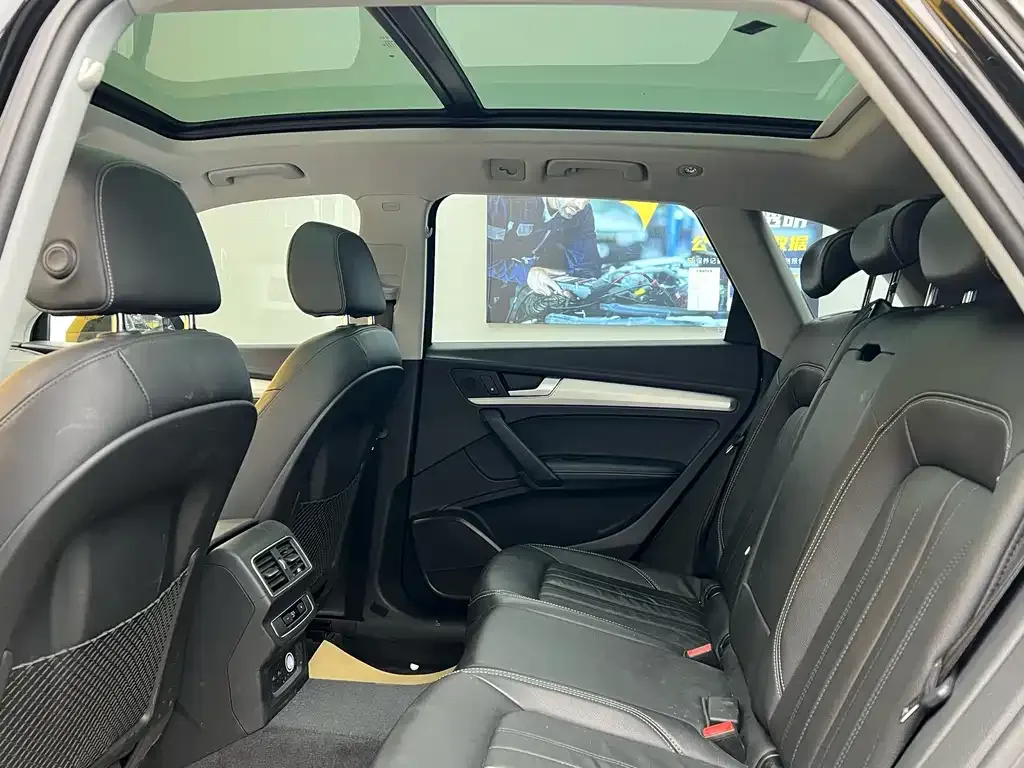Audi Q5L 2021 из CN, фото 5