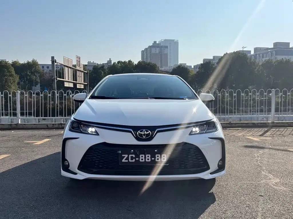 Toyota Corolla — фото 6