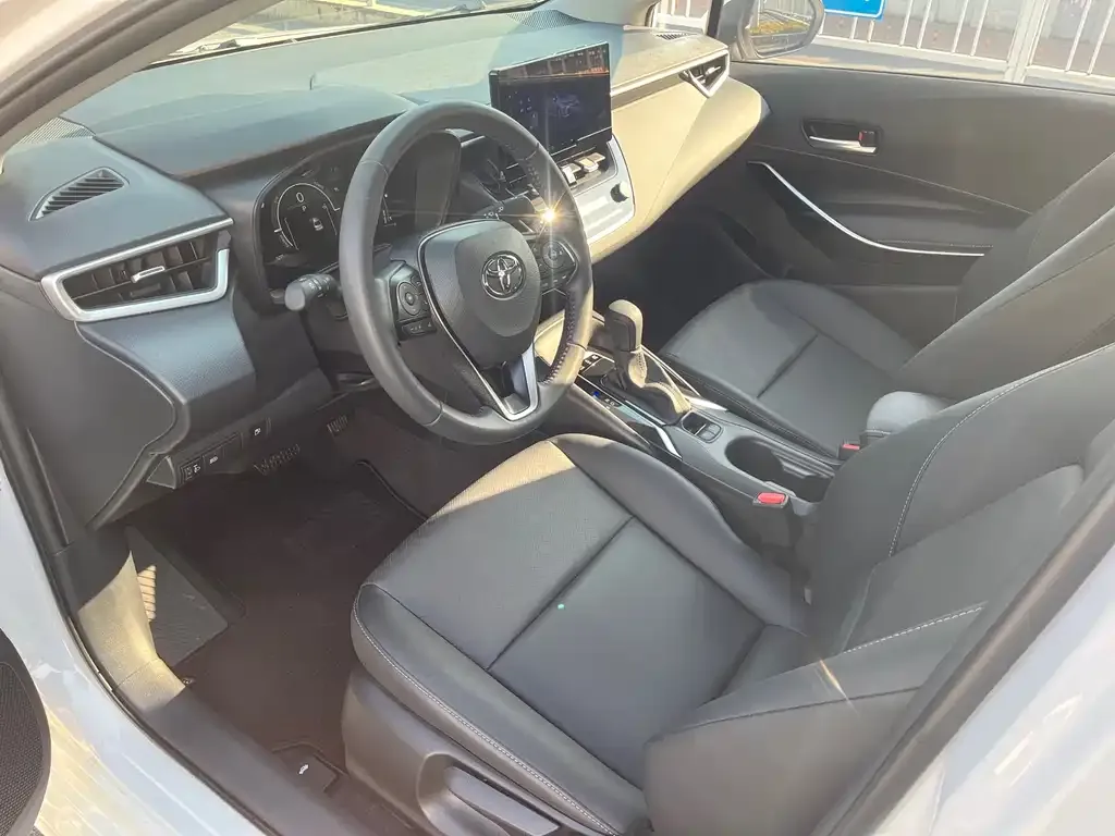 Toyota Corolla — фото 3