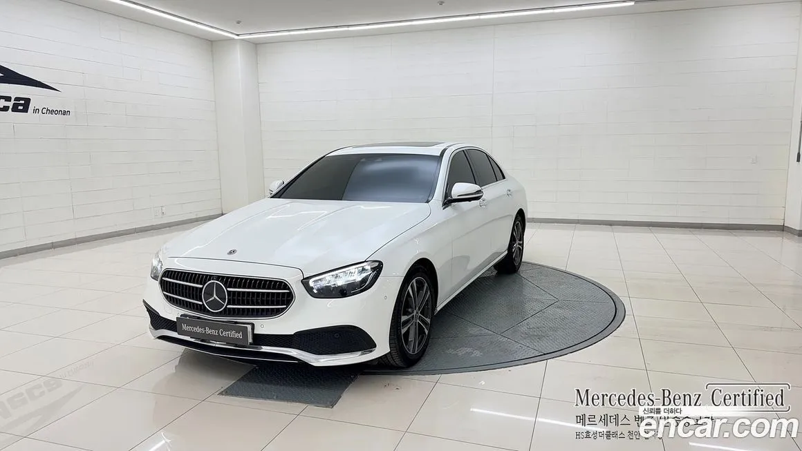Mercedes-Benz E-Class — фото 1