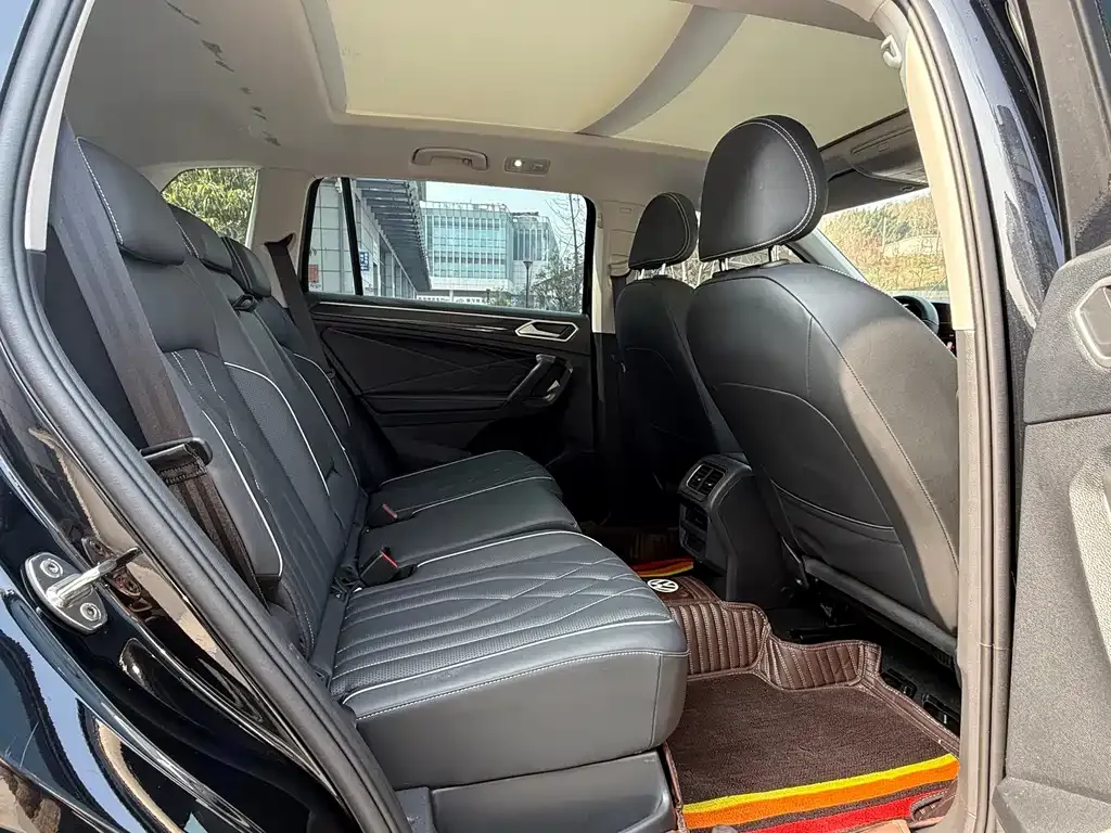 Volkswagen Tiguan L 2024 из CN, фото 8