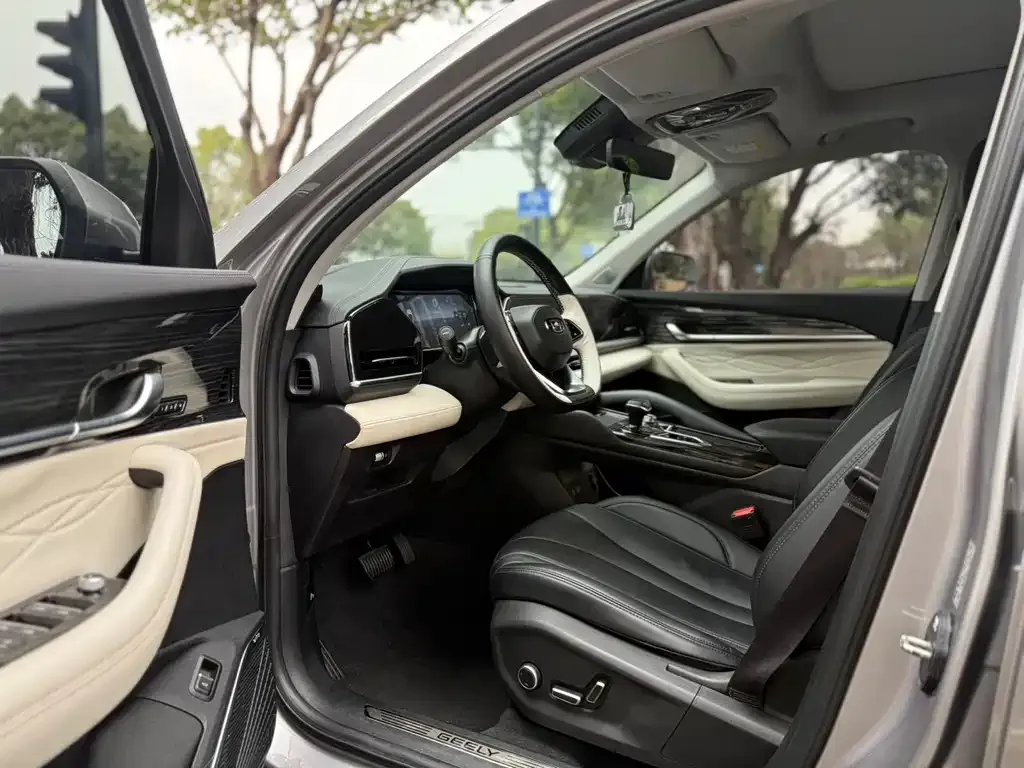 Geely Xingyue L 2023 из CN, фото 2