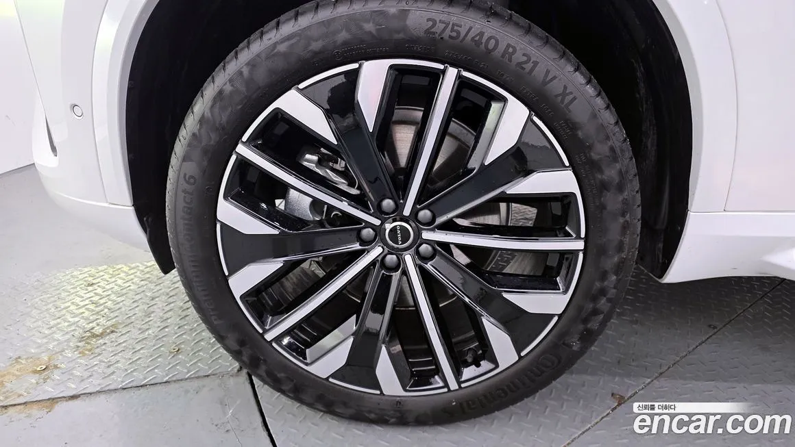 Volvo XC90 — фото 10